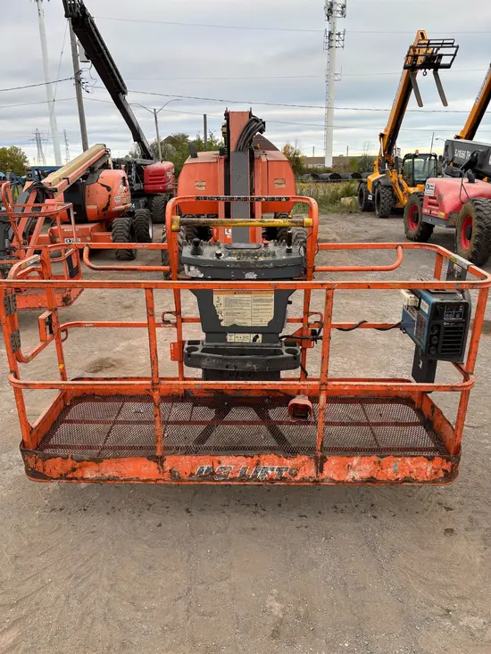 2017 JLG 800AJ Articulating Boom Lift