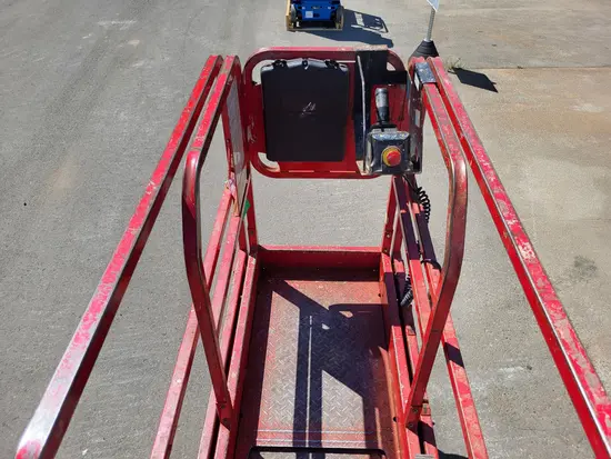 2018 MEC MICRO 19 Scissor Lift