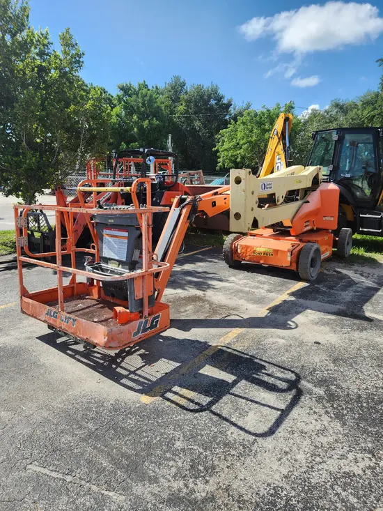 2017 JLG E450AJ Articulating Boom Lift