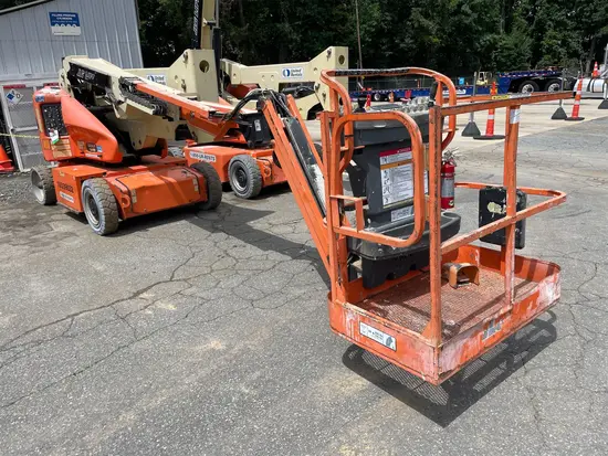 2015 JLG E400AJPN Articulating Boom Lift