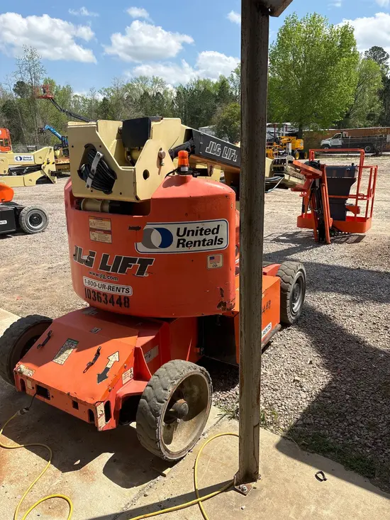 2015 JLG E400AJPN Articulating Boom Lift