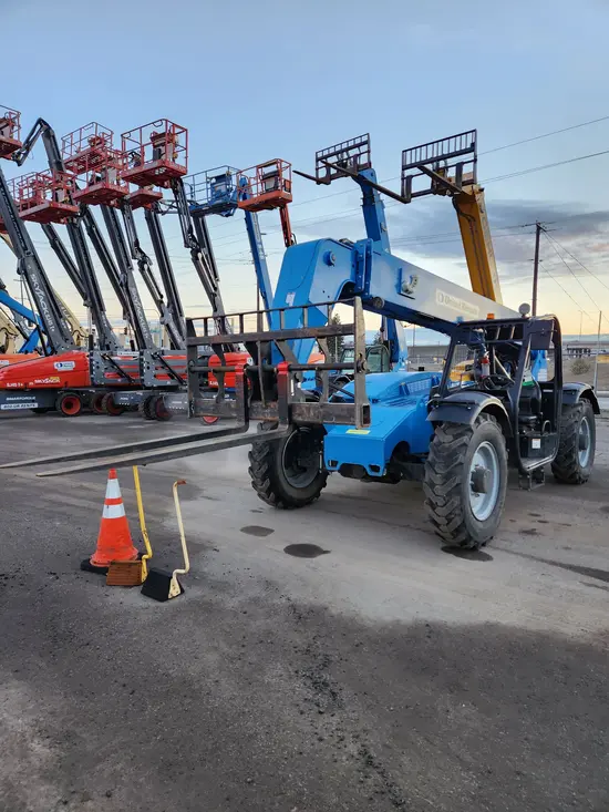 2016 Genie GTH-844 Forklift