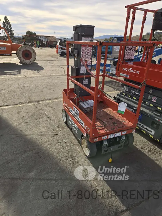 2017 Skyjack SJ12 Self-Propelled One-Person Lift