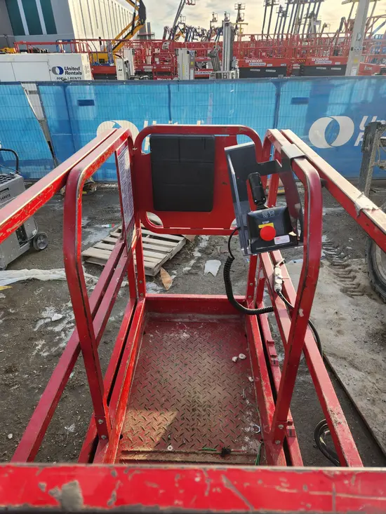 2018 MEC MICRO 19 Scissor Lift