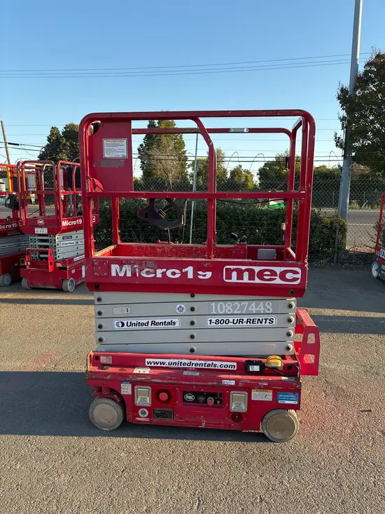 2018 MEC MICRO 19 Scissor Lift