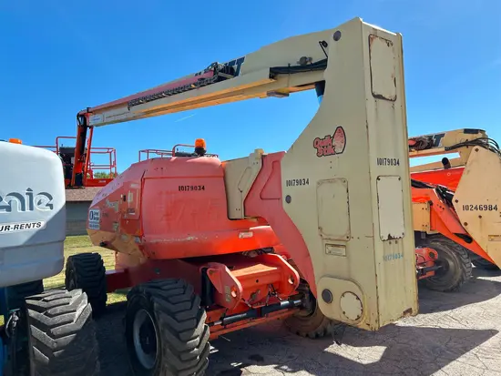 2013 JLG 800AJ Articulating Boom Lift