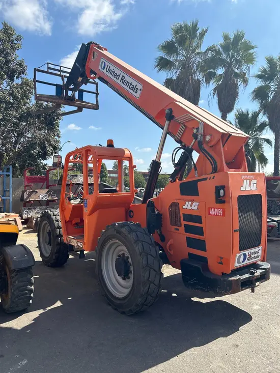 2017 SKYTRAK 6042 Forklift