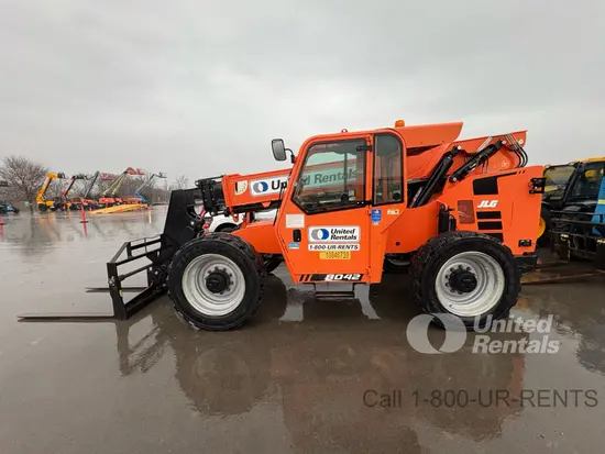 2018 SKYTRAK 8042 Forklift