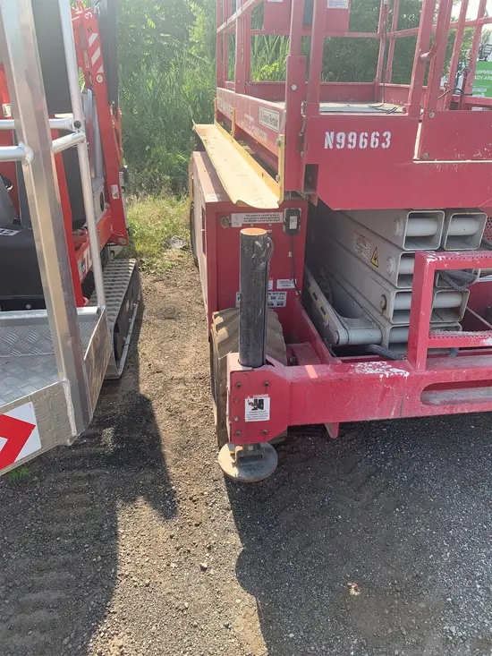 2017 MEC 4069RT Rough Terrain Scissor Lift