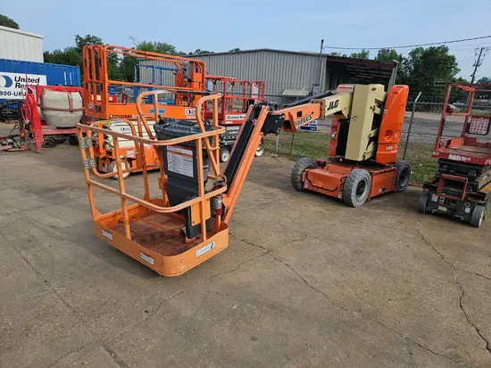 2013 JLG E300AJP Articulating Boom Lift