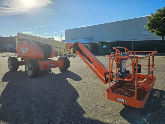2013 JLG 600AJ Articulating Boom Lift