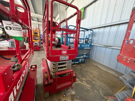 2017 MEC MICRO 19 Scissor Lift