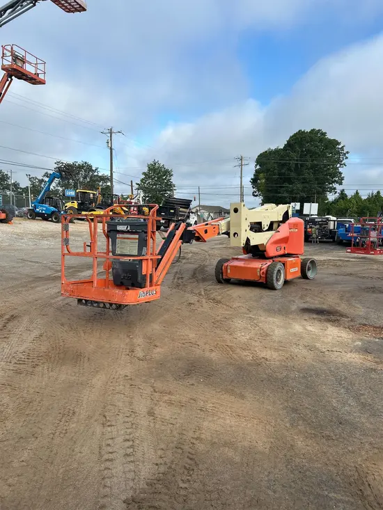 2015 JLG E400AJPN Articulating Boom Lift