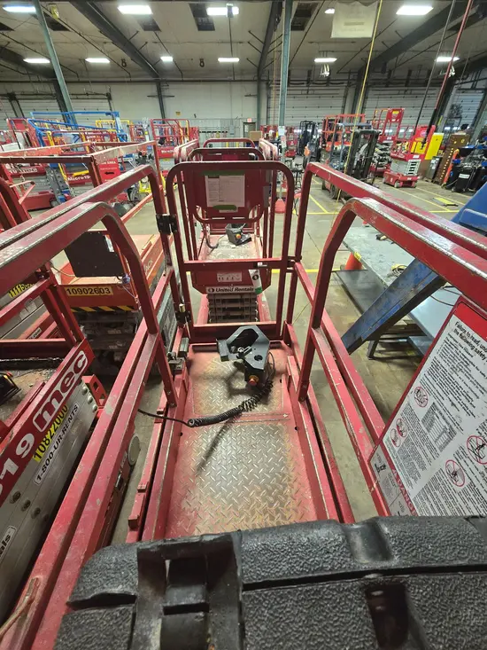 2018 MEC MICRO 19 Scissor Lift