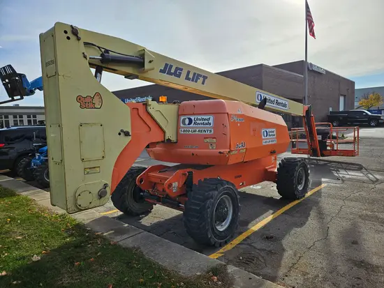 2013 JLG 800AJ Articulating Boom Lift