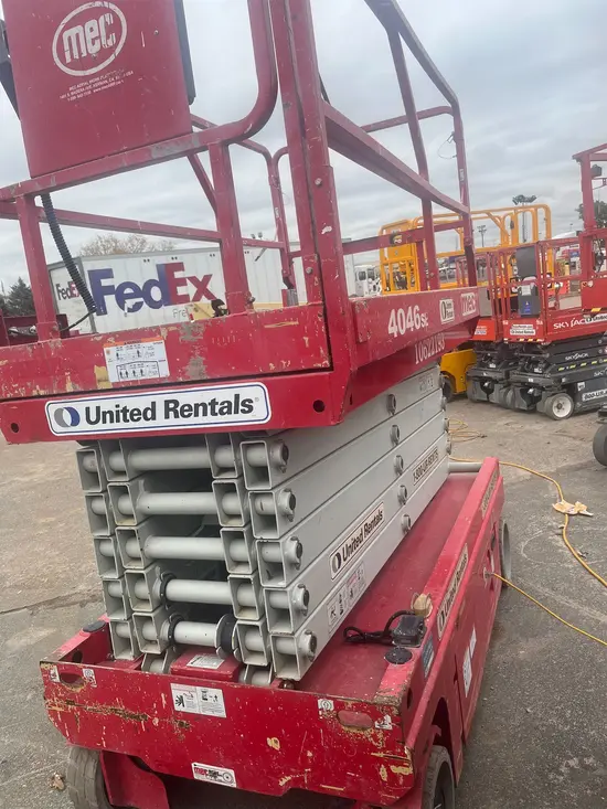 2017 MEC 4046SE Scissor Lift