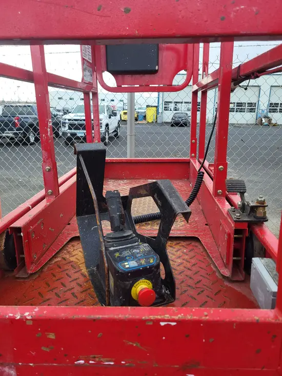 2018 MEC MICRO 19 Scissor Lift