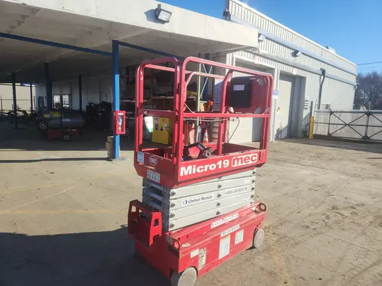 2018 MEC MICRO 19 Scissor Lift