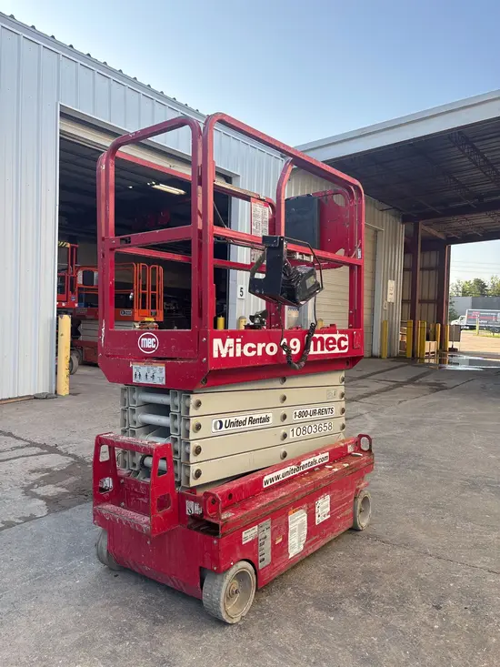 2018 MEC MICRO 19 Scissor Lift