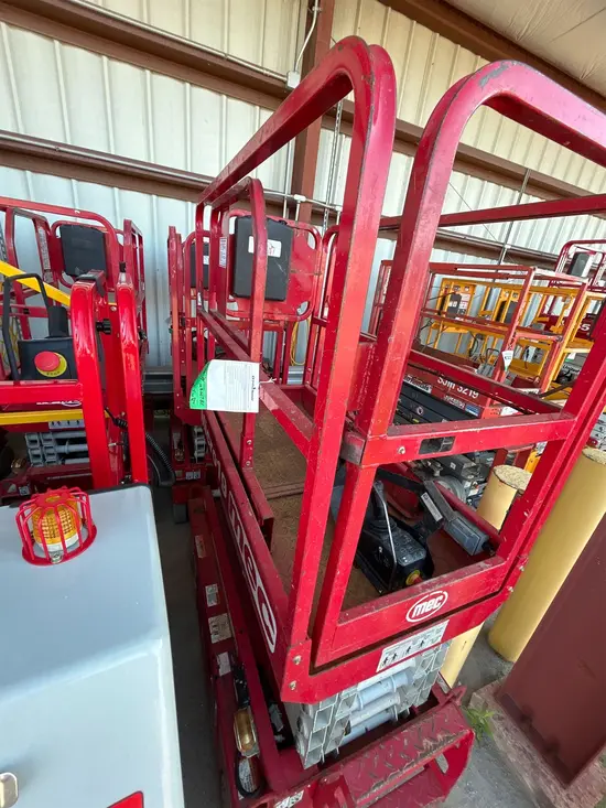 2018 MEC MICRO 19 Scissor Lift