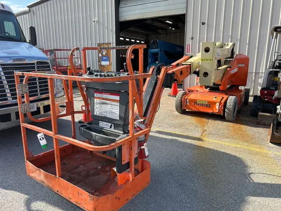 2016 JLG E400AJPN Articulating Boom Lift