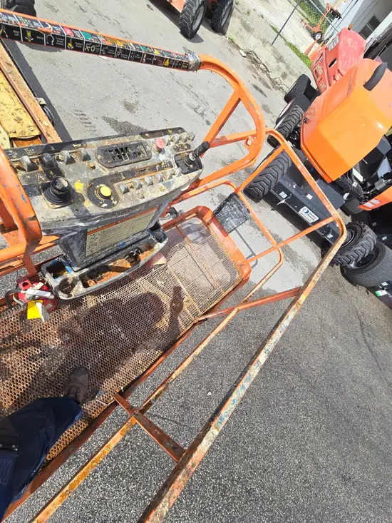 2017 JLG 400S Boom Lift