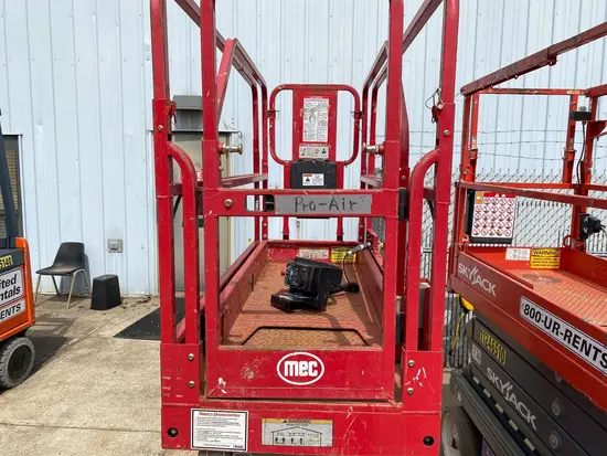 2019 MEC MICRO 26 Scissor Lift