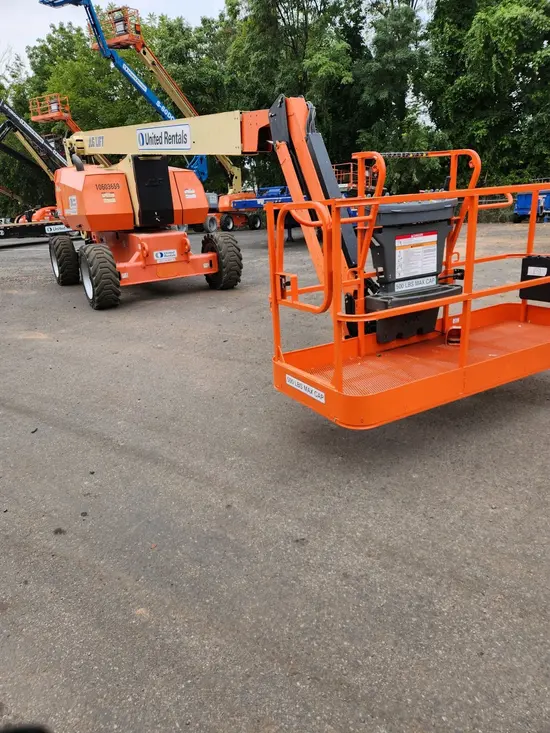 2017 JLG 800AJ Articulating Boom Lift