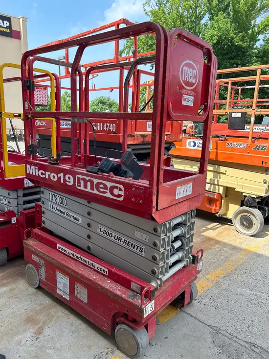2018 MEC MICRO 19 Scissor Lift