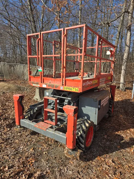 2019 Skyjack SJ6832RT Rough Terrain Scissor Lift