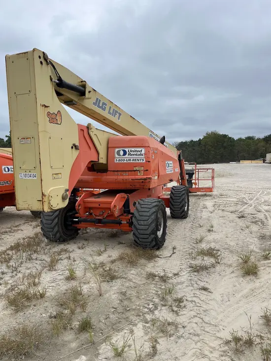 2013 JLG 800AJ Articulating Boom Lift
