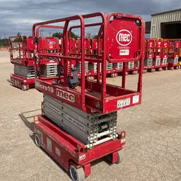 2018 MEC MICRO 19 Scissor Lift