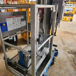 2018 Genie AWP-30SDC Pusharound Lift