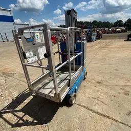 2017 Genie GR-20 Self-Propelled One-Person Lift