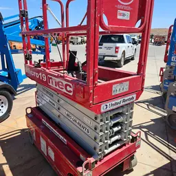 2018 MEC MICRO 19 Scissor Lift