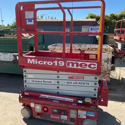 2018 MEC MICRO 19 Scissor Lift
