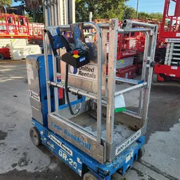 2016 Genie GR-20 Self-Propelled One-Person Lift