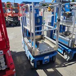 2018 Genie GR-12 Self-Propelled One-Person Lift
