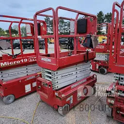 2019 MEC MICRO 19 Scissor Lift