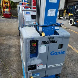 2016 Genie GR-20 Self-Propelled One-Person Lift