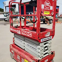 2017 MEC MICRO 19 Scissor Lift