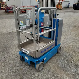 2017 Genie GR-20 Self-Propelled One-Person Lift