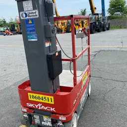 2017 Skyjack SJ16 Self-Propelled One-Person Lift