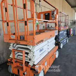 2017 Snorkel S4732E Scissor Lift