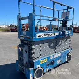 2017 Genie GS-3232 Scissor Lift