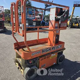 2019 JLG 1230ES Self-Propelled One-Person Lift