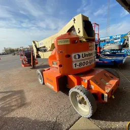 2016 JLG E400AJPN Articulating Boom Lift