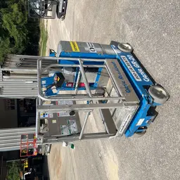 2018 Genie GR-20 Self-Propelled One-Person Lift