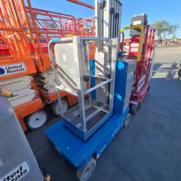 2016 Genie GR-20 Self-Propelled One-Person Lift