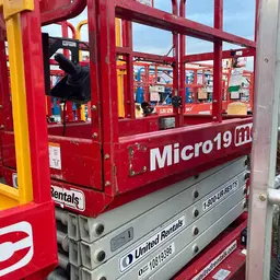 2018 MEC MICRO 19 Scissor Lift